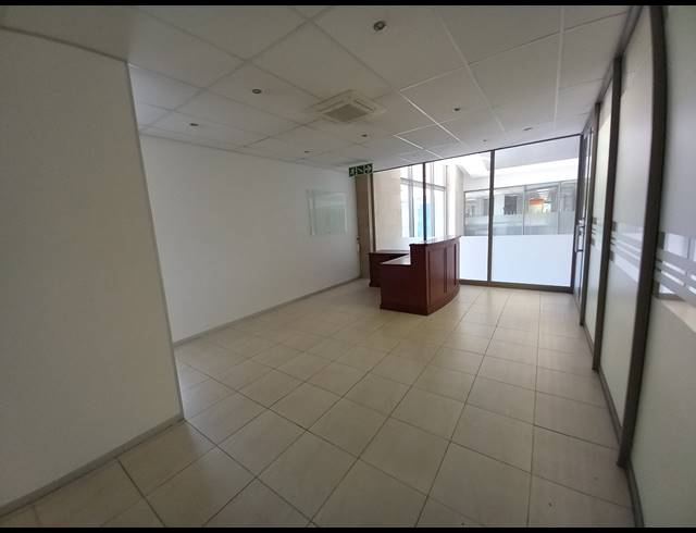 701M² OFFICE TO LET IN BRYANSTON